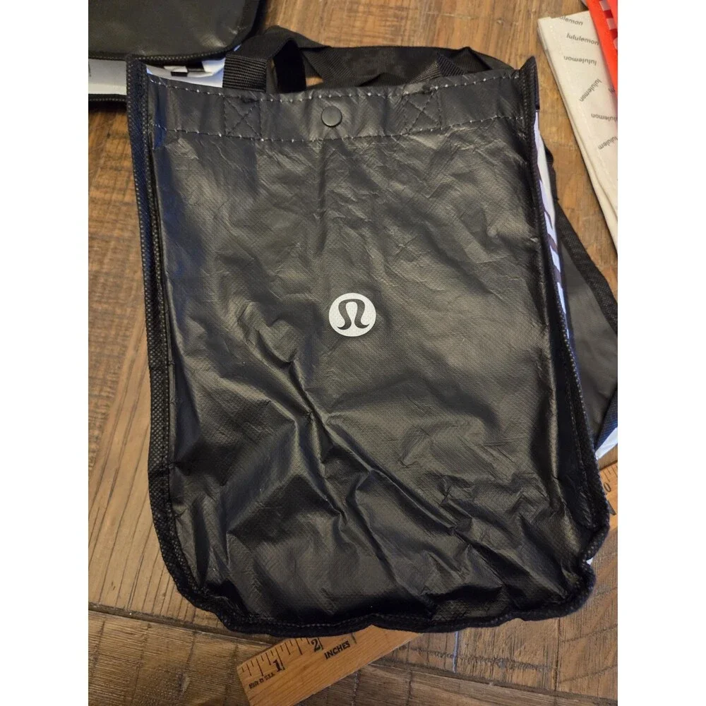 Lululemon Reusable Bags 1 Large 4 Small Bags